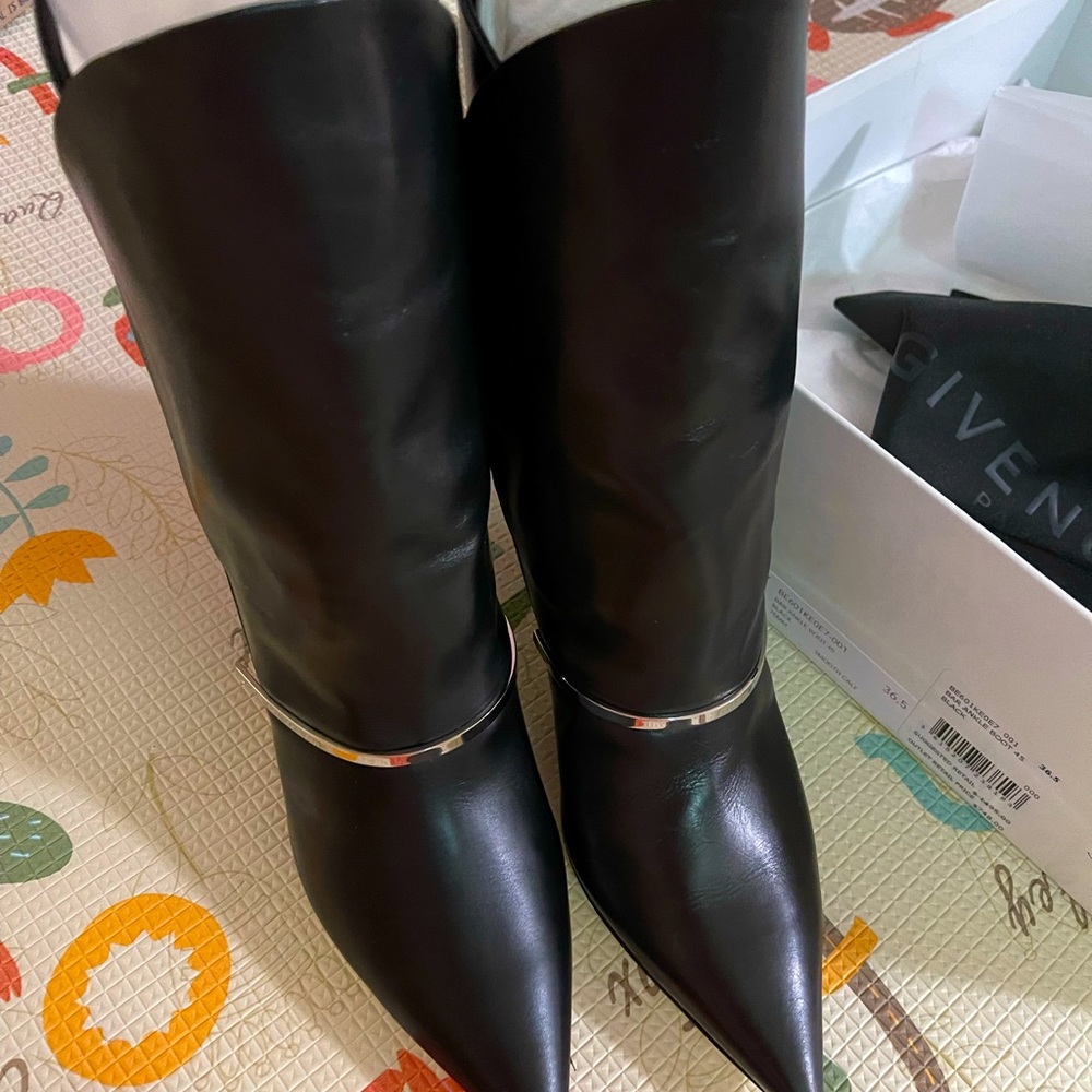 Givenchy Boot!!